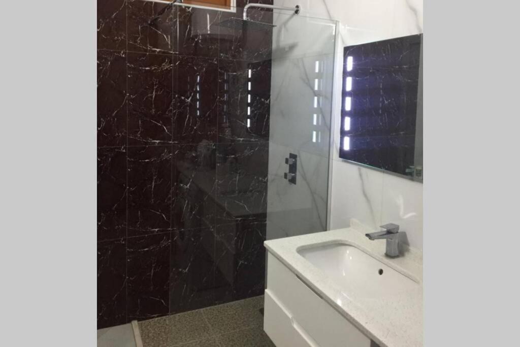 Modern Sea View Apartment For A Perfect Holiday Durrës Zewnętrze zdjęcie